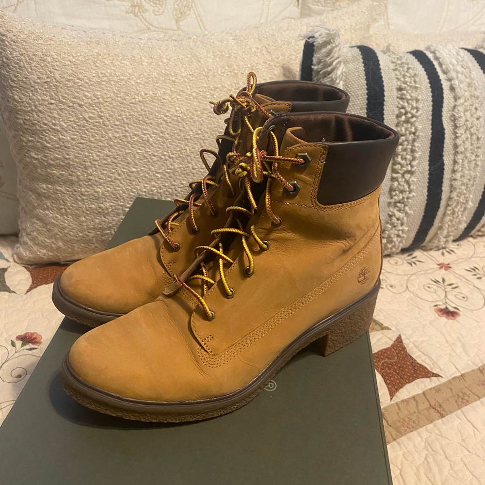 Women’s Timberland boots - Picture 3 of 5